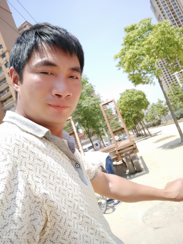 勇哥的第一张照片--南阳相亲服务中心