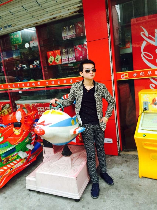 阳光帅气男嘉宾的第一张照片--南阳相亲服务中心