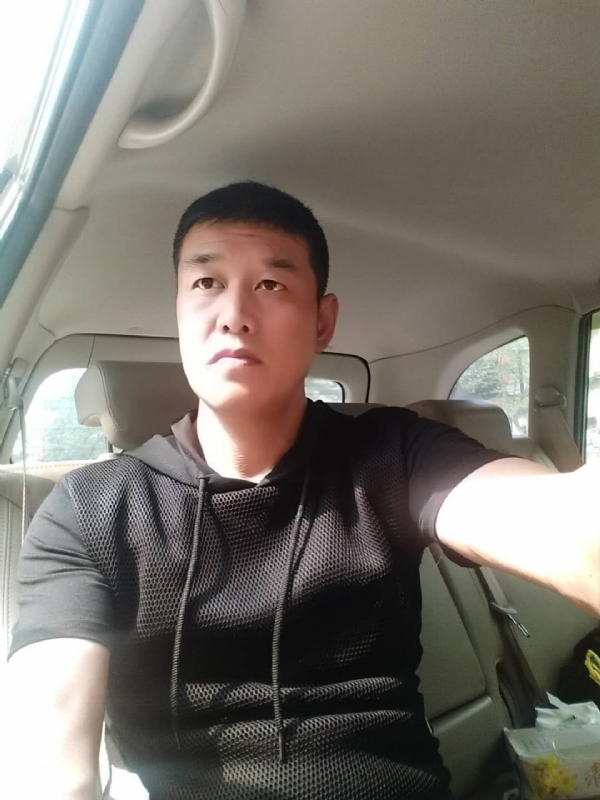 深爱的疯子的第一张照片--南阳相亲服务中心