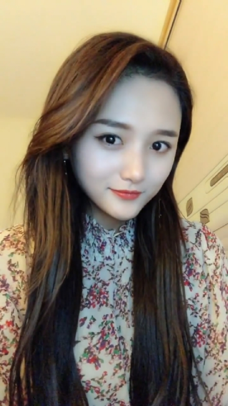 淡然一笑的第一张照片--南阳相亲服务中心