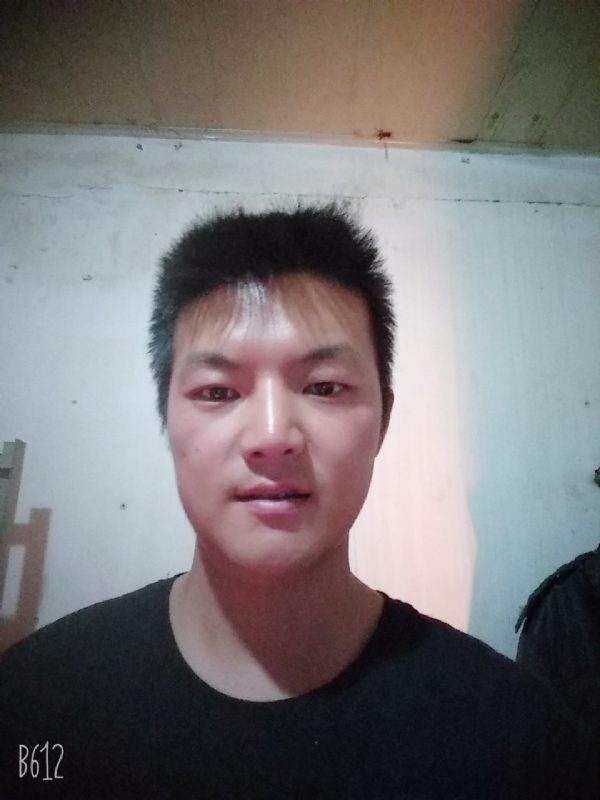 风轻云淡的第一张照片--南阳相亲服务中心