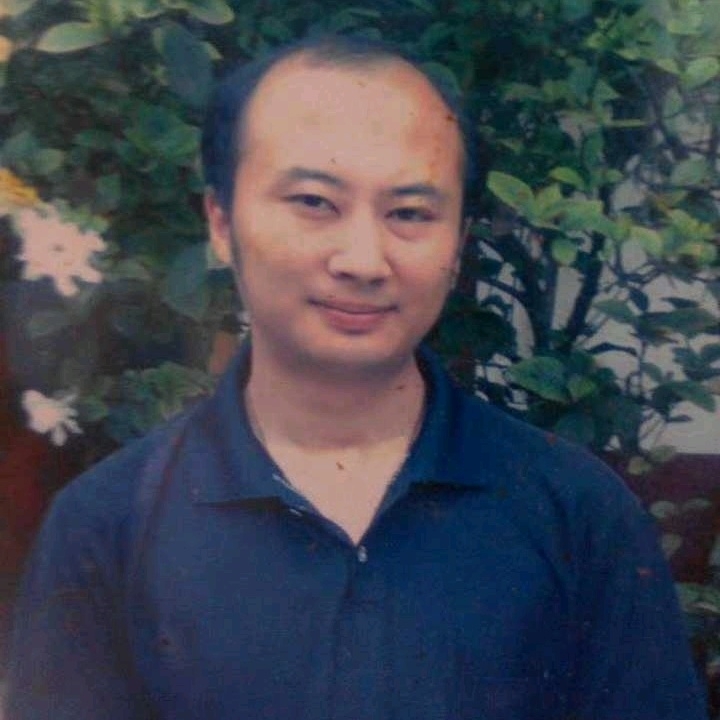 石峰里的生命的第一张照片--南阳相亲服务中心