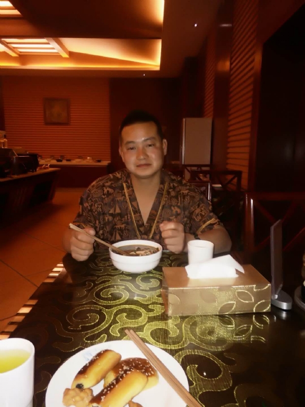 会飞的鱼的第一张照片--南阳相亲服务中心