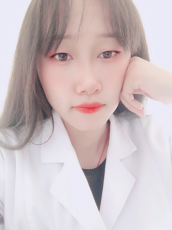 白婚纱的第一张照片--南阳相亲服务中心