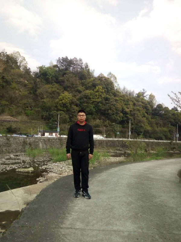 等着上钩的鱼的第一张照片--南阳相亲服务中心