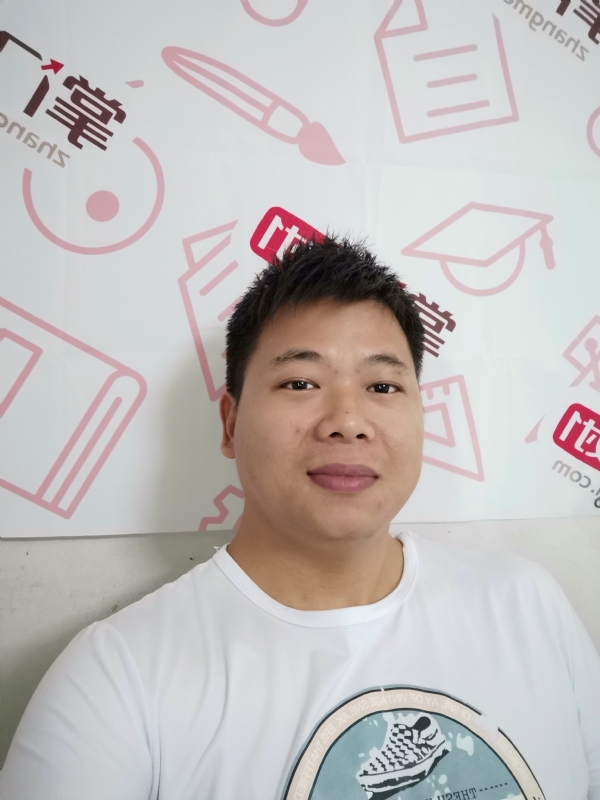 轻静地行走着的第一张照片--南阳相亲服务中心