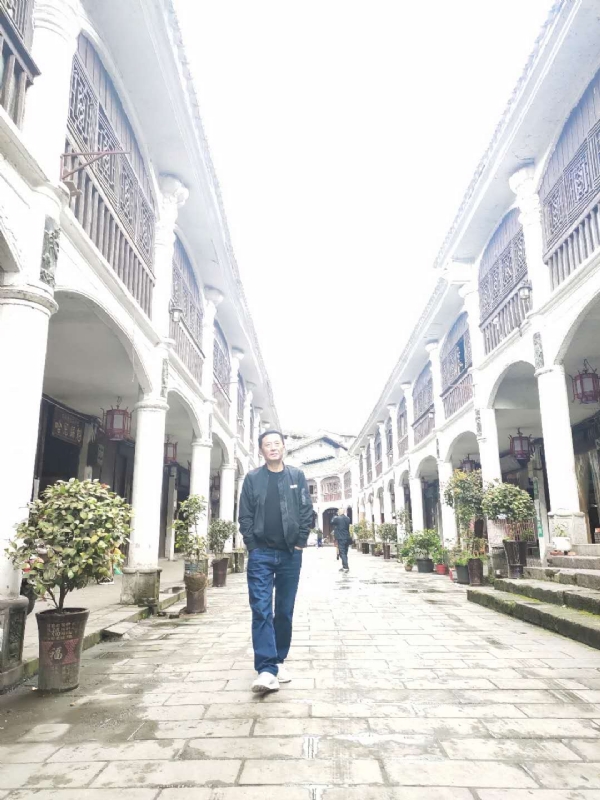 斌哥哥的第一张照片--南阳相亲服务中心