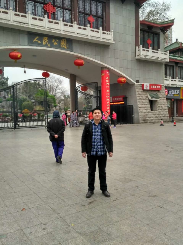 在奋斗的第一张照片--南阳相亲服务中心