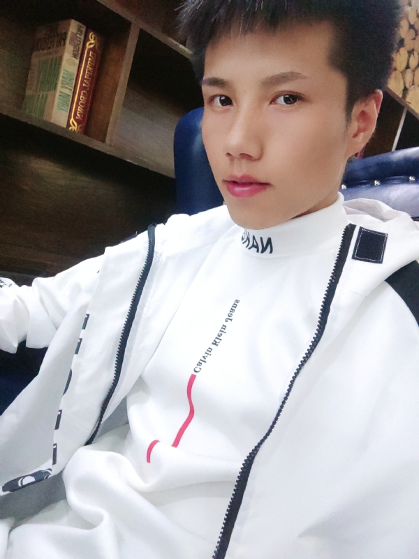 梁辞的第二张照片--南阳相亲服务中心