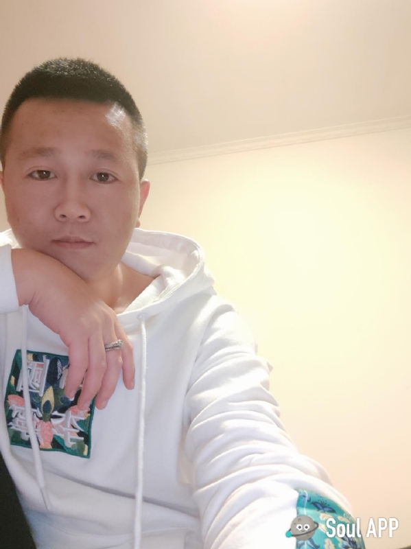 Away的第一张照片--南阳相亲服务中心