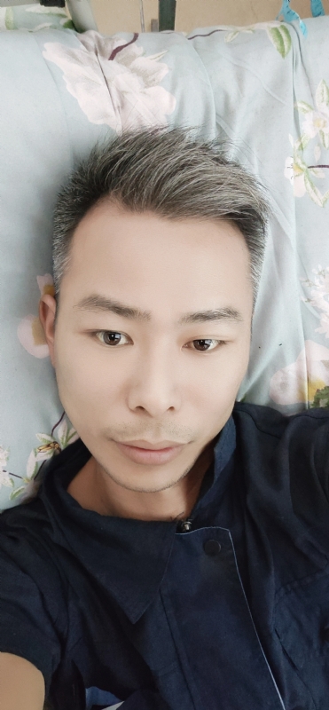 火山口的第一张照片--南阳相亲服务中心