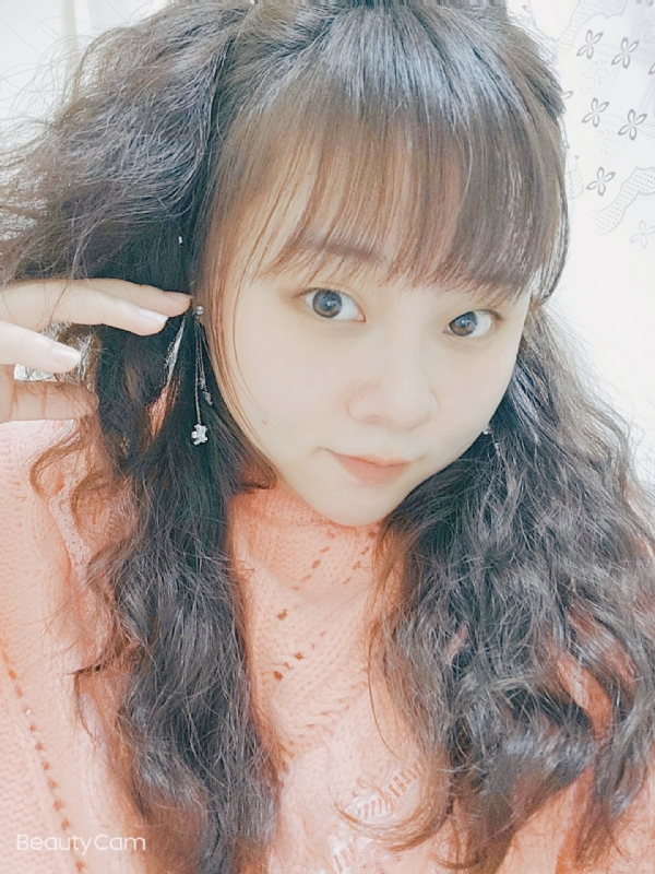 艾薇儿的第一张照片--南阳相亲服务中心