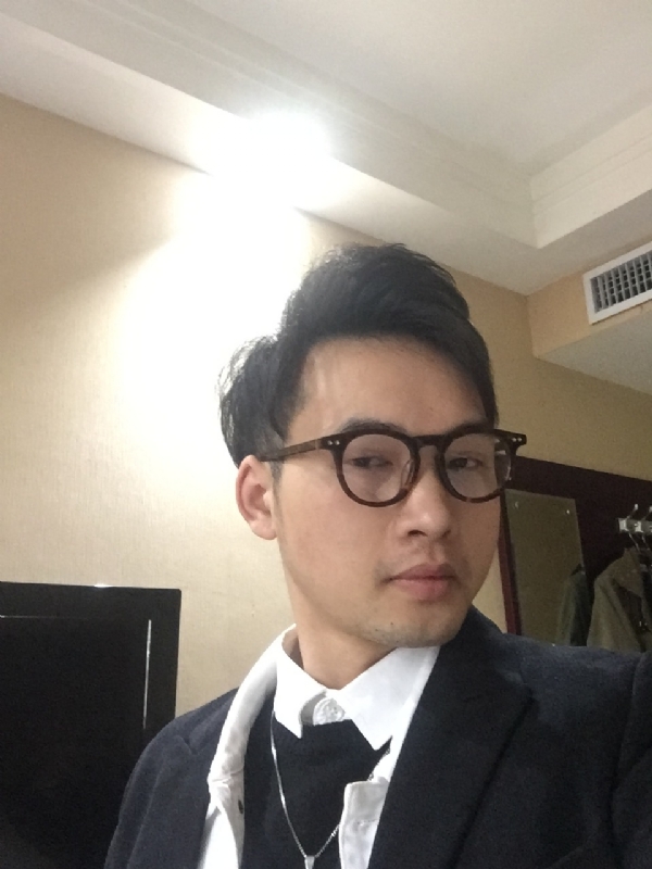 曾亮的第四张照片--南阳相亲服务中心