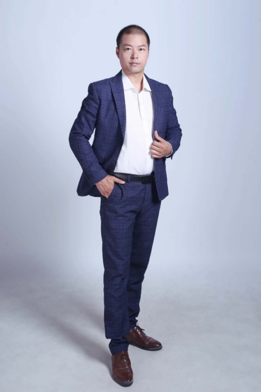 努力的青年的第一张照片--南阳相亲服务中心