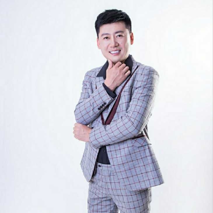 屋顶拾荒人的第一张照片--南阳相亲服务中心