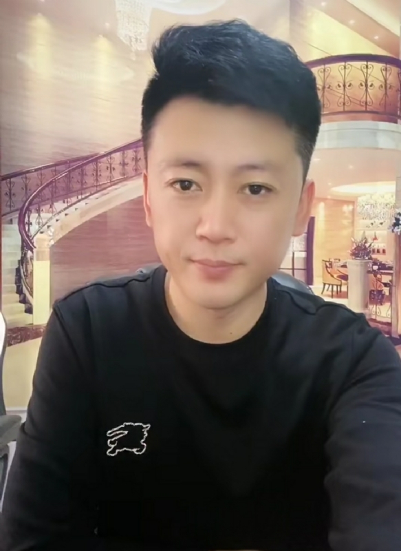 屋顶拾荒人的第三张照片--南阳相亲服务中心