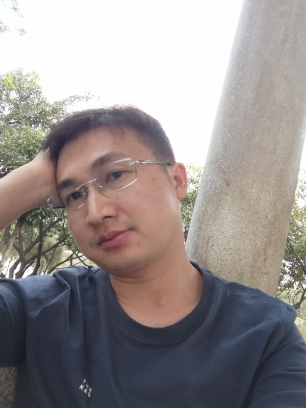 不如随风的第一张照片--南阳相亲服务中心