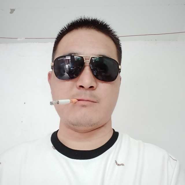 白伟伟的第一张照片--南阳相亲服务中心