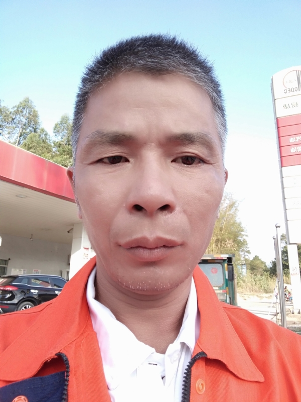 静候缘分的第一张照片--南阳相亲服务中心