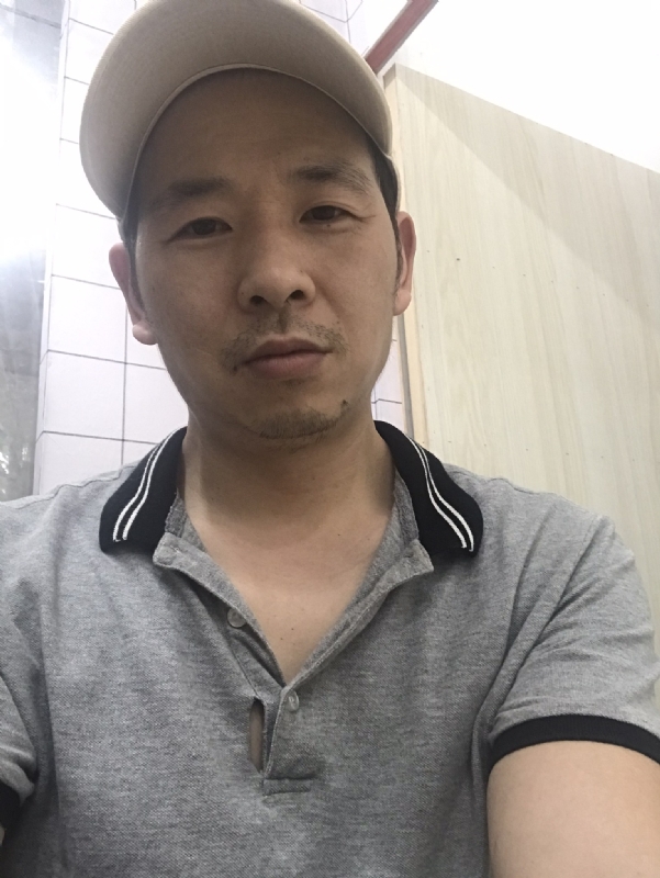 老何的第一张照片--南阳相亲服务中心