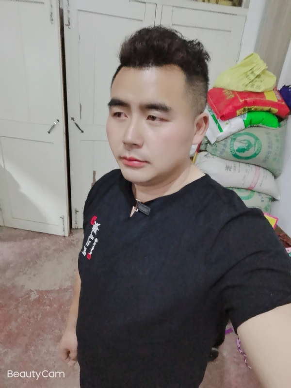 阿杰的第一张照片--南阳相亲服务中心