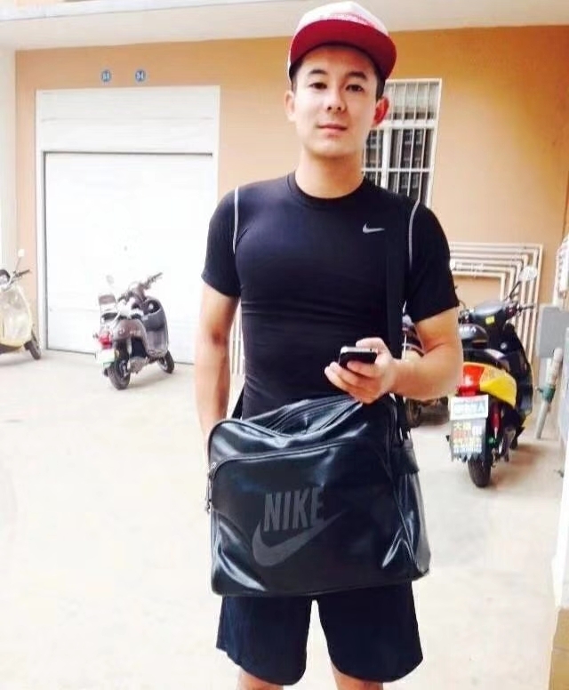 花花是只狗的第一张照片--南阳相亲服务中心