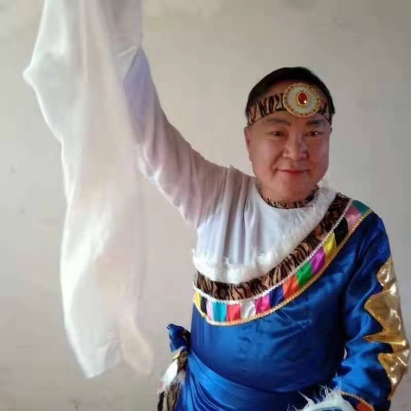 走在冷风中的第一张照片--南阳相亲服务中心