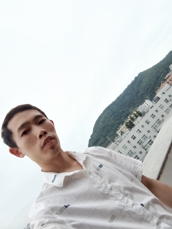 会飞的鱼的第一张照片--南阳相亲服务中心