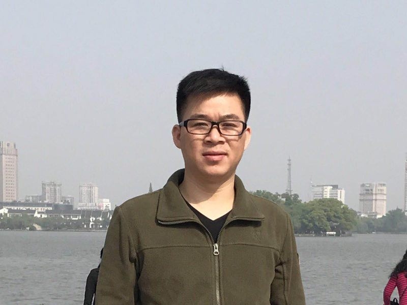 孔雀鱼的第一张照片--南阳相亲服务中心