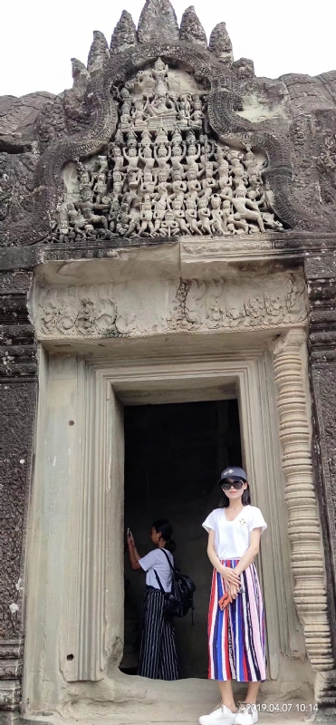 桃花与酒的第二张照片--南阳相亲服务中心