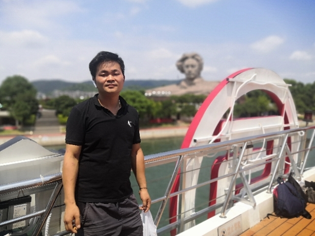 龙的传人的第一张照片--南阳相亲服务中心