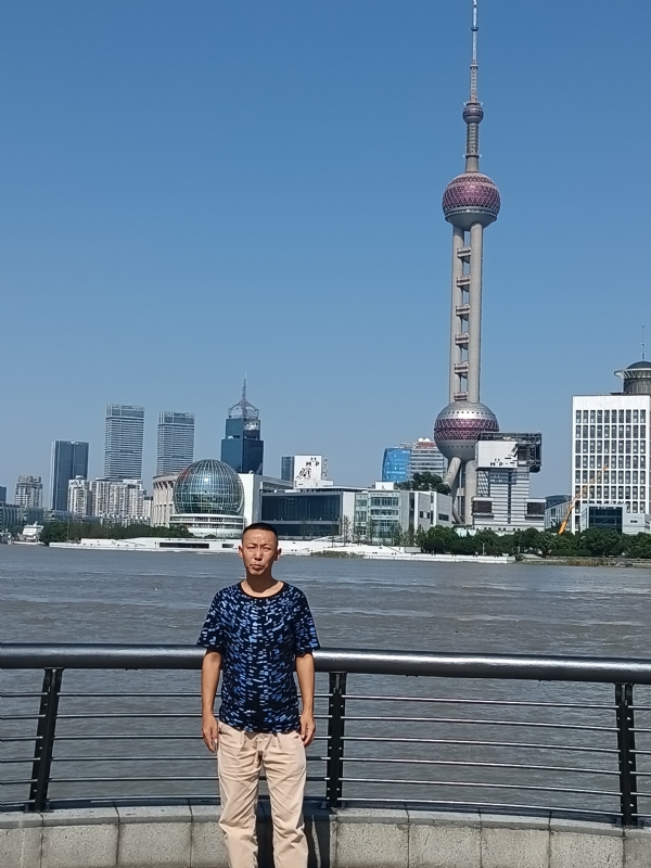 伪装浪漫的第一张照片--南阳相亲服务中心