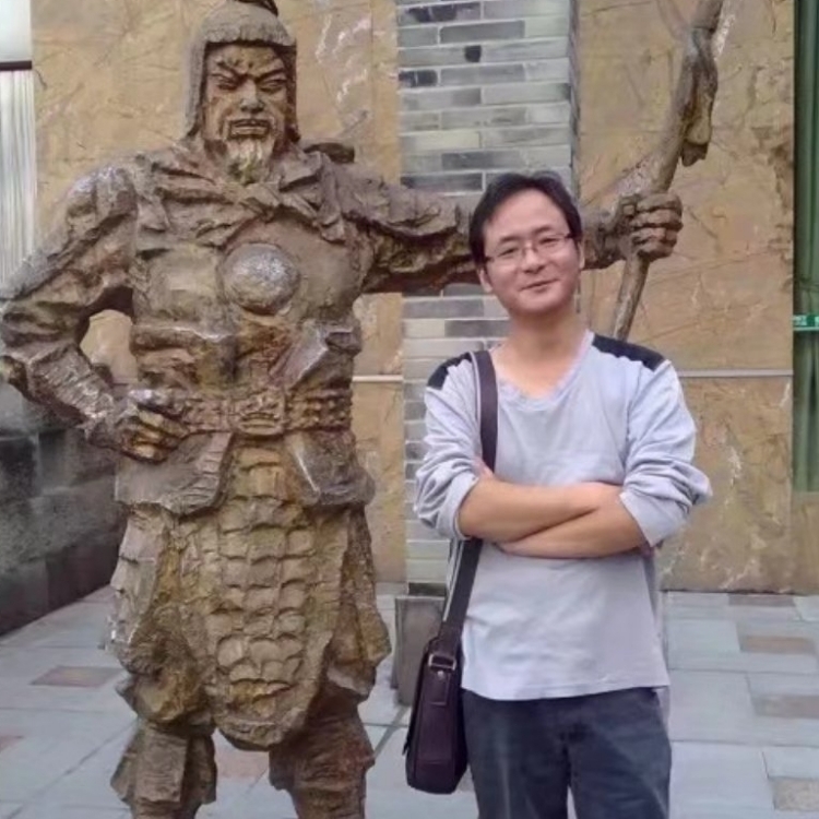 孤狼的第三张照片--南阳相亲服务中心