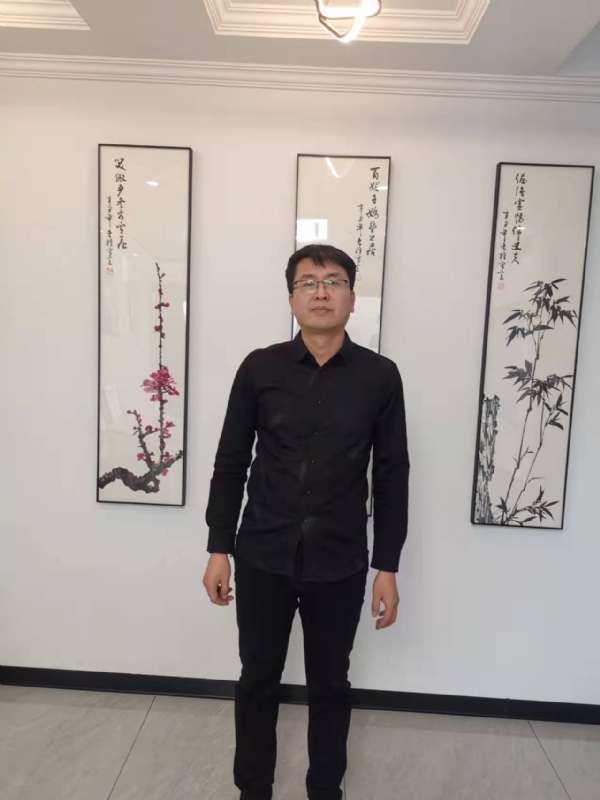 情义比天高的第一张照片--南阳相亲服务中心