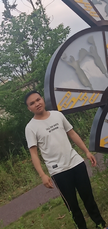 愉快的阳光的第一张照片--南阳相亲服务中心