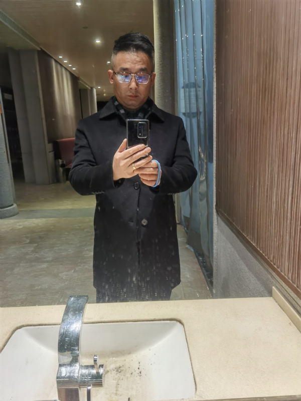 孤独尘埃的第一张照片--南阳相亲服务中心