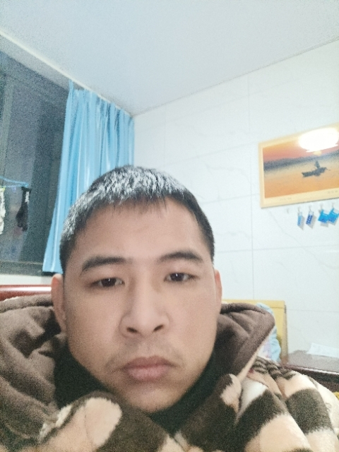 寂寞的第二张照片--南阳相亲服务中心