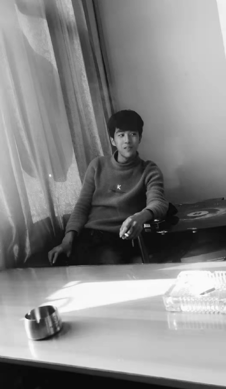 酷似小丑的第二张照片--南阳相亲服务中心