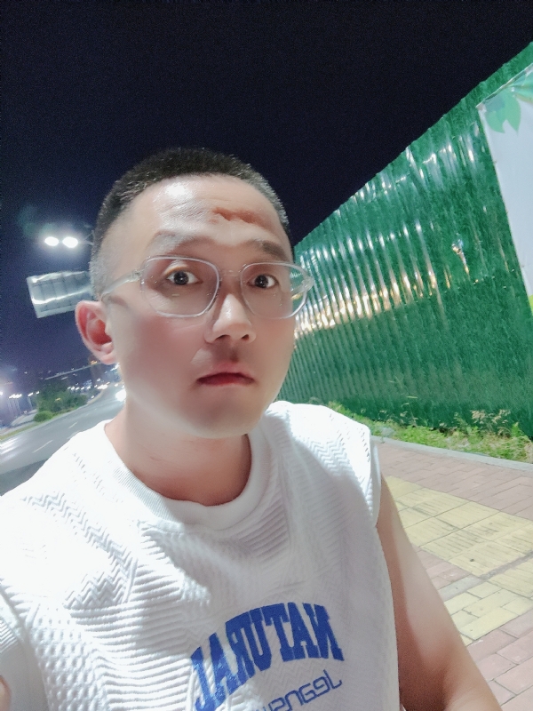 清风烈酒的第一张照片--南阳相亲服务中心