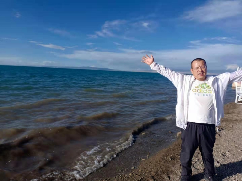 蜜蜂的第一张照片--南阳相亲服务中心