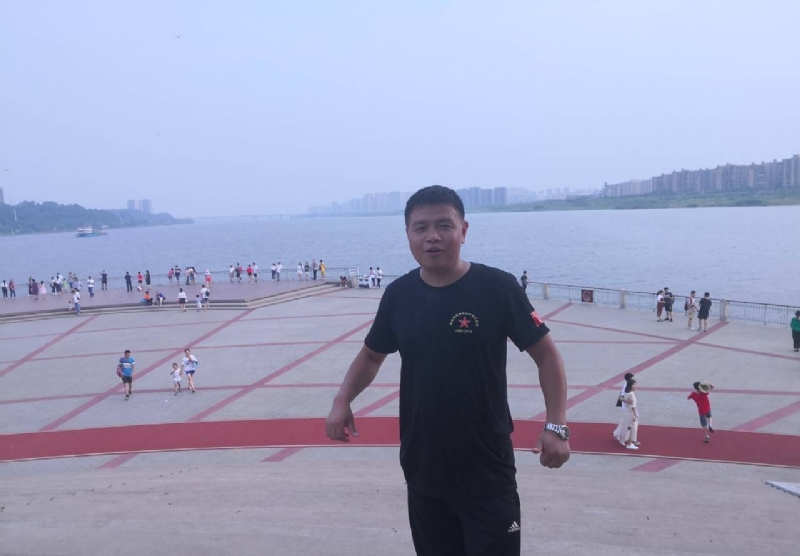 曾经心疼的我的第一张照片--南阳相亲服务中心