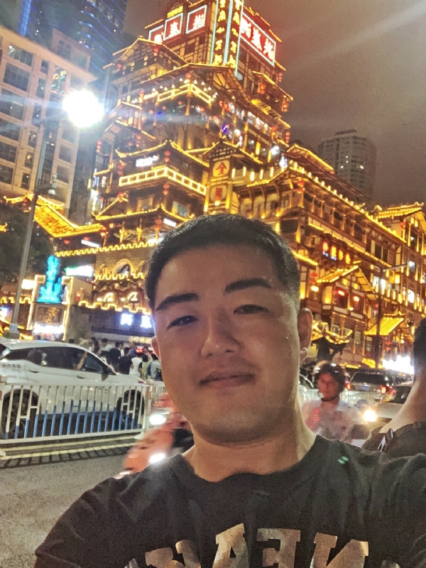 钢铁侠的第一张照片--南阳相亲服务中心