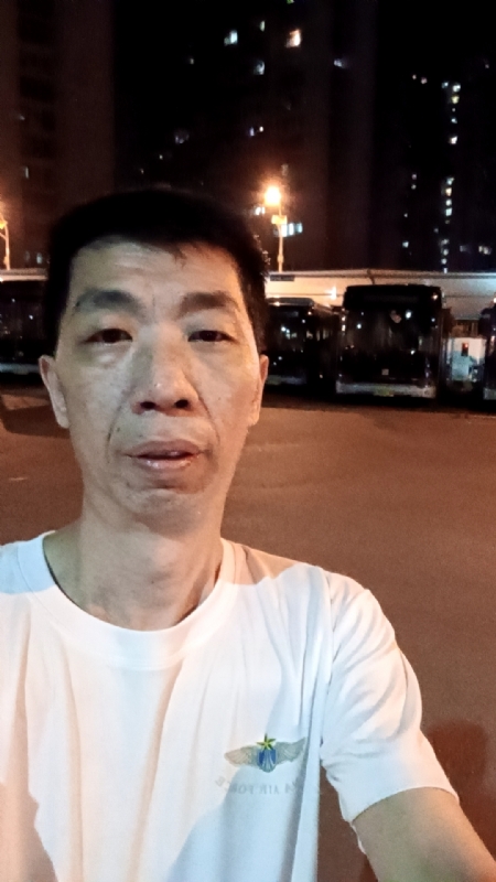 小丑的第一张照片--南阳相亲服务中心