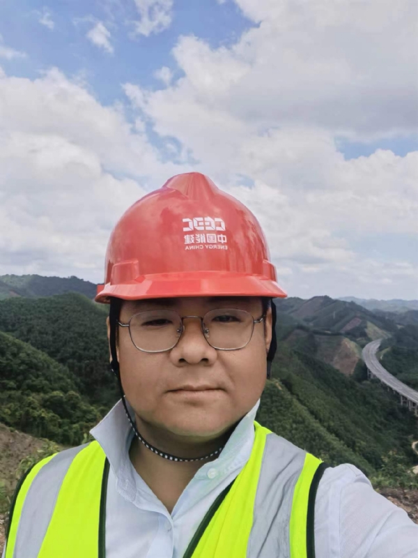 冰城小土匪的第一张照片--南阳相亲服务中心