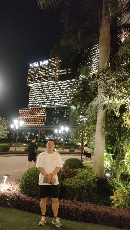 熟悉的身影的第一张照片--南阳相亲服务中心