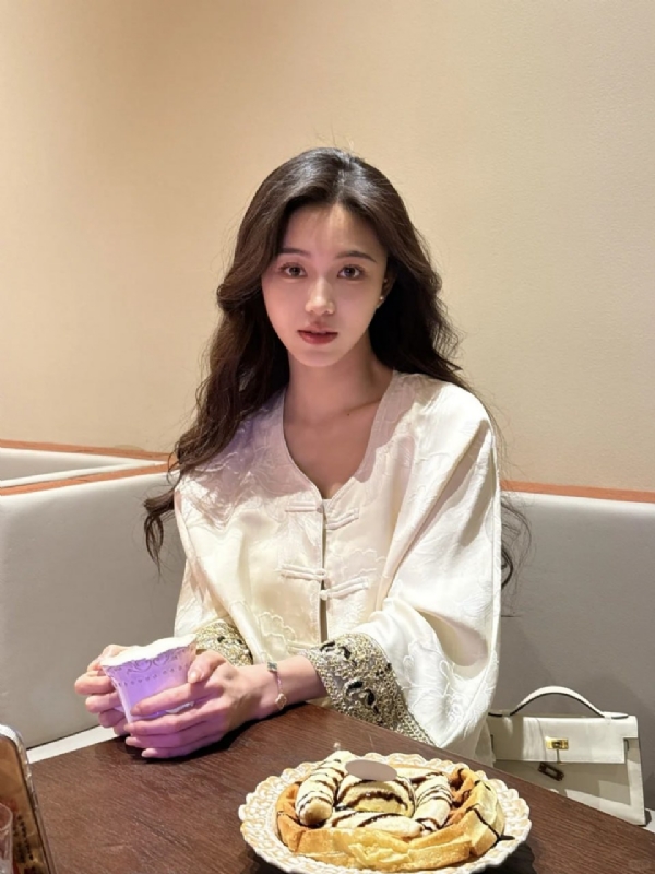 Anna的第二张照片--南阳相亲服务中心