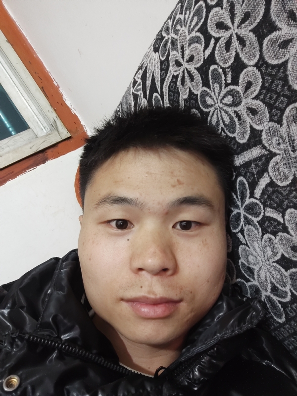 麒麟区幼儿园扛把子的第三张照片--南阳相亲服务中心