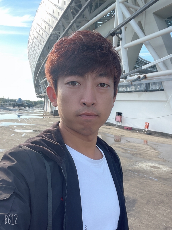 绅士大男孩的第一张照片--南阳相亲服务中心