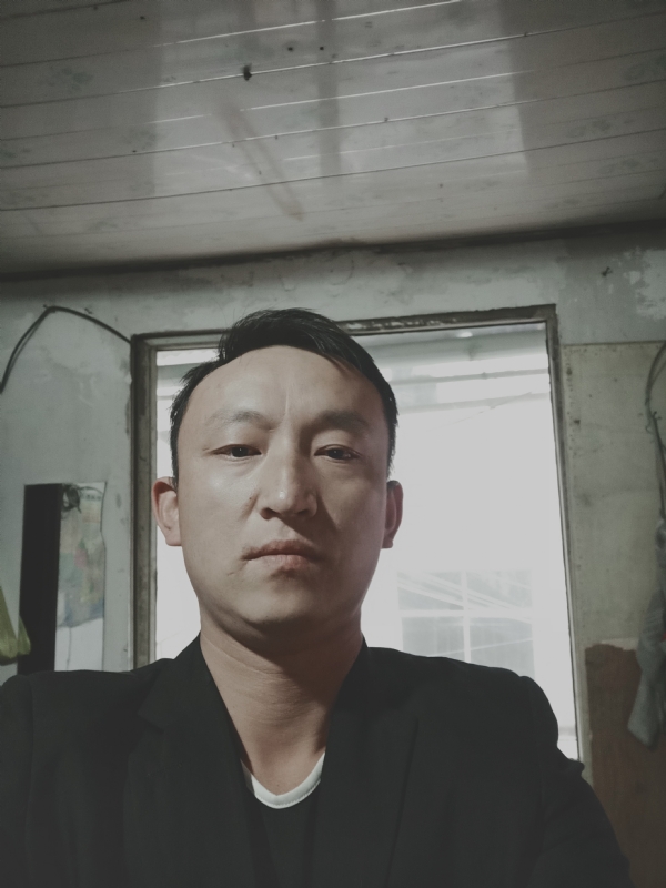 放弃爱你的第一张照片--南阳相亲服务中心