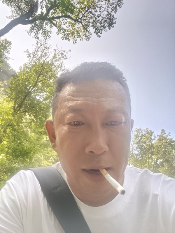 中年大叔的第一张照片--南阳相亲服务中心